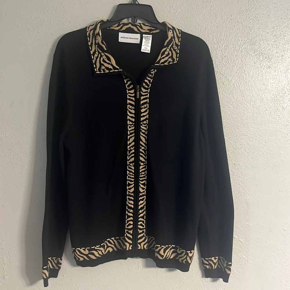 Alfred Dunner women’s medium zip up sweater cardigan black with animal print